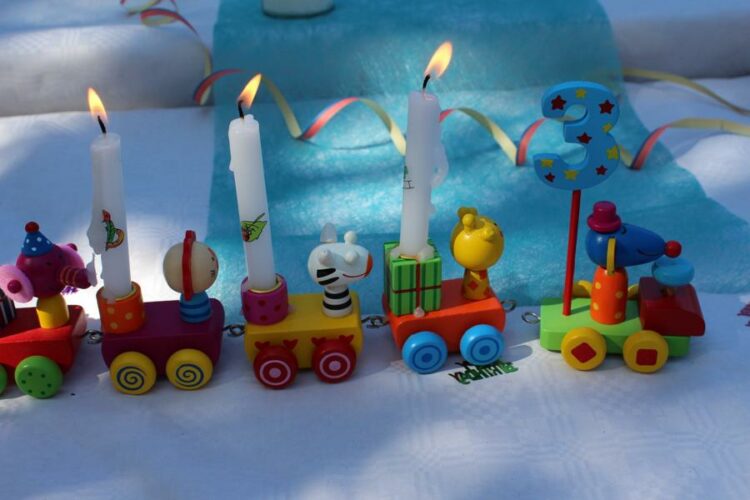 Geburtstagszüge für Kinder – 5 schöne Geburtstagezüge im Check